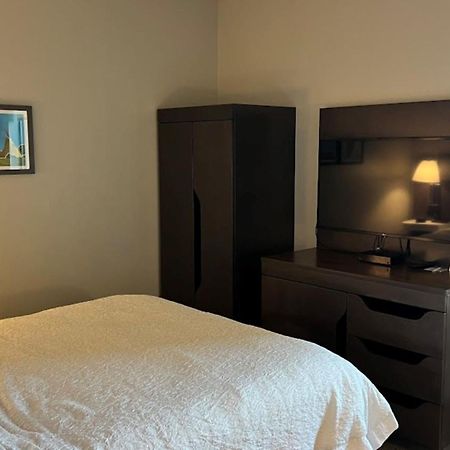Hampton Inn By Hilton Монтроуз Екстериор снимка