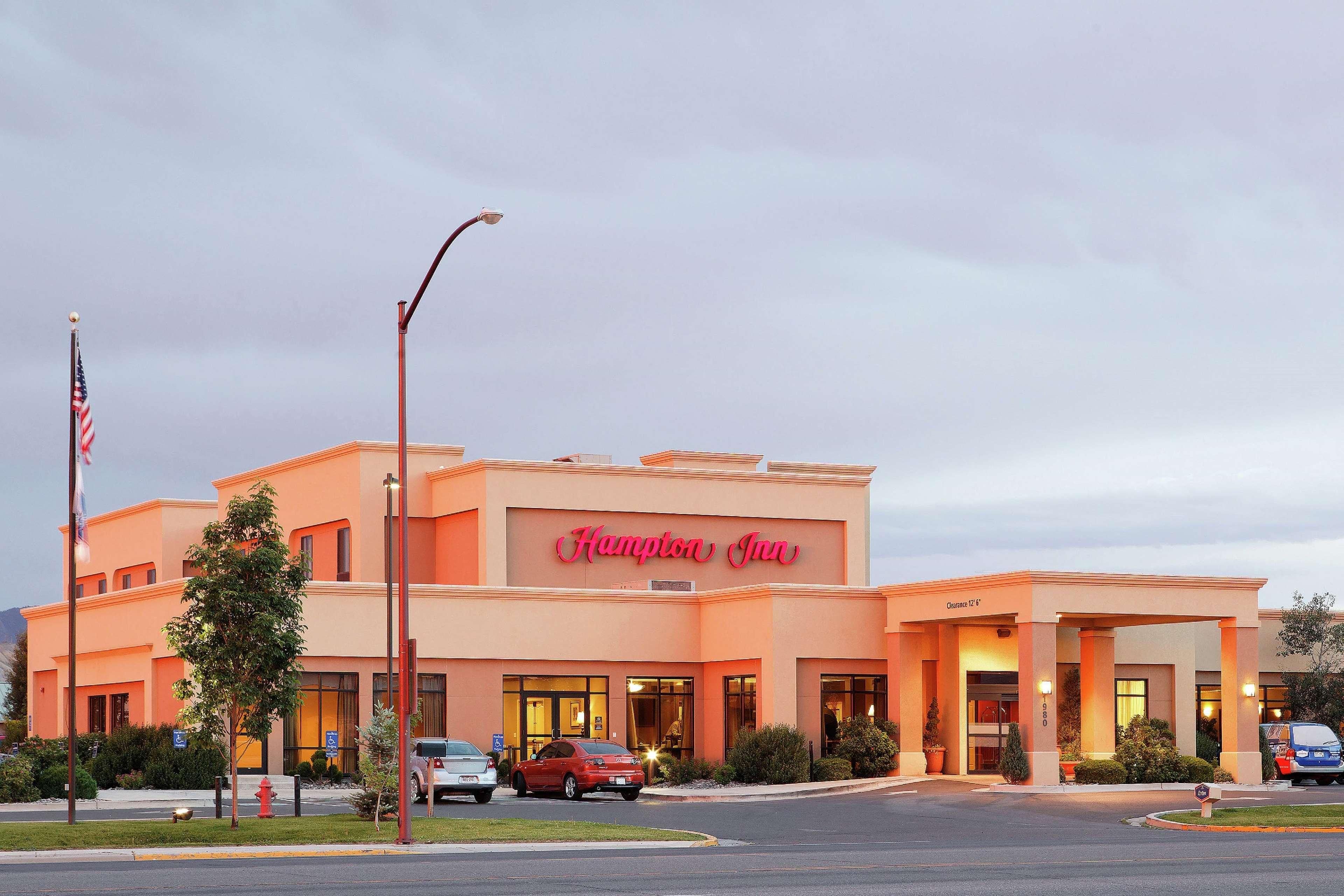 Hampton Inn By Hilton Монтроуз Екстериор снимка