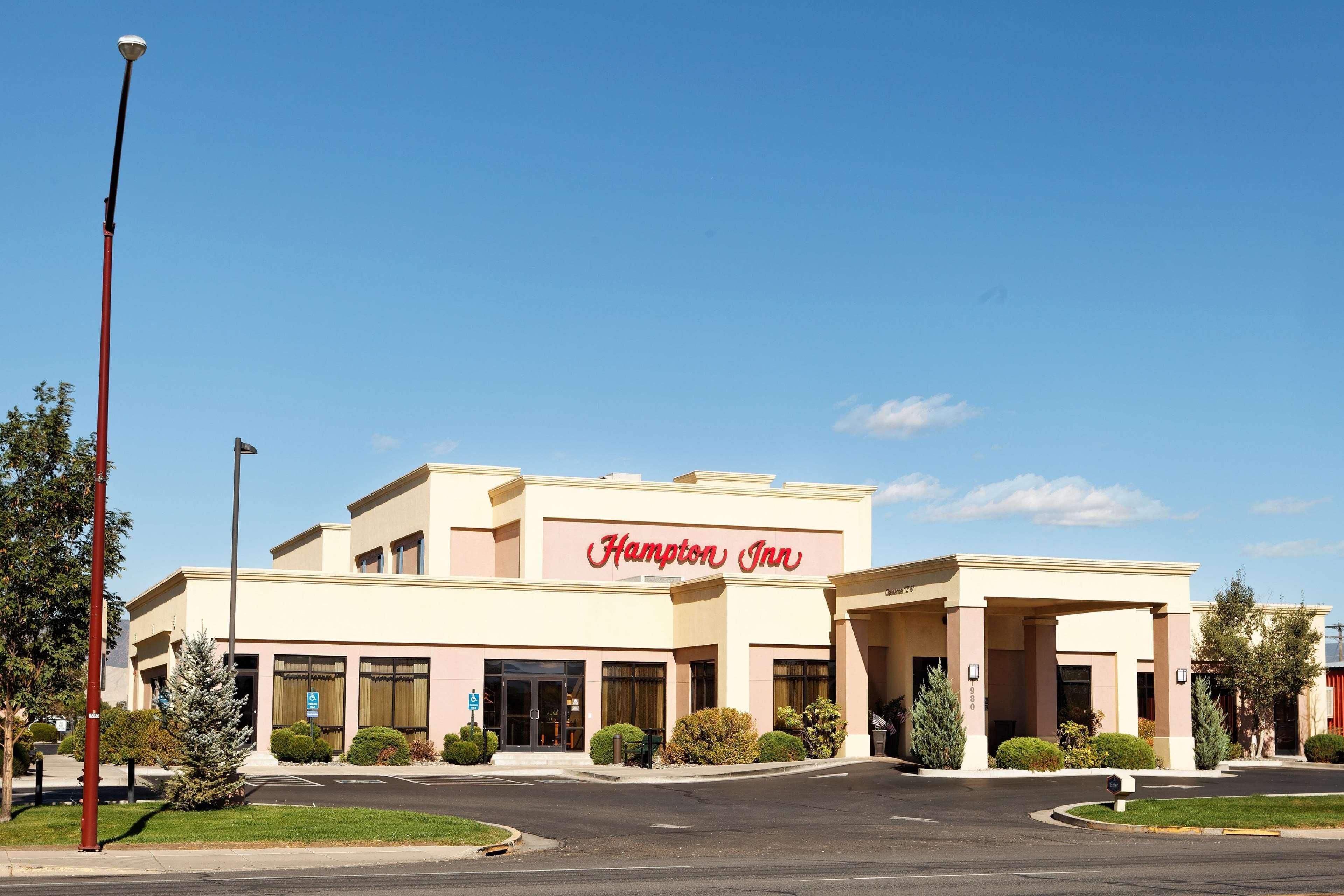 Hampton Inn By Hilton Монтроуз Екстериор снимка