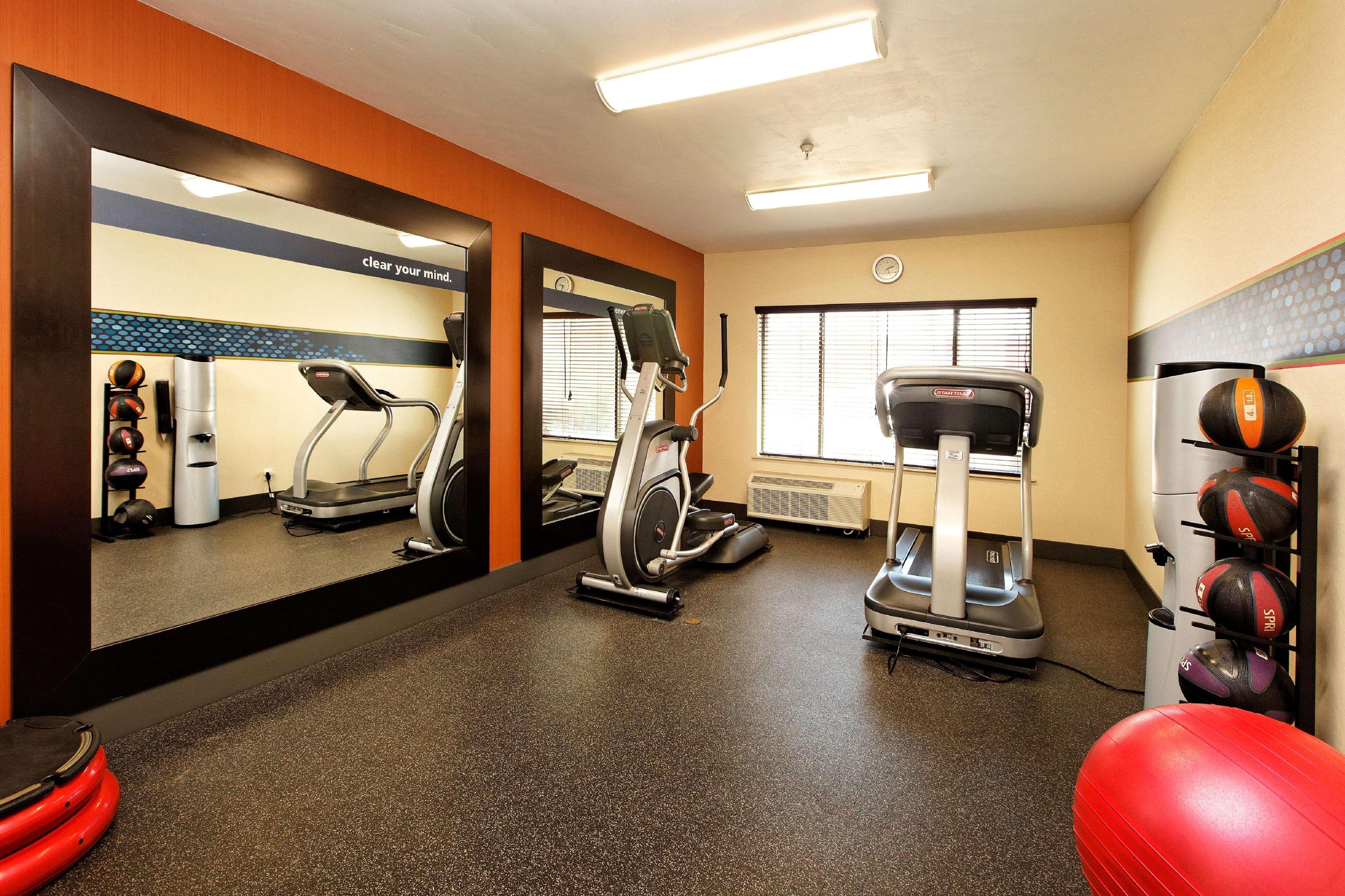 Hampton Inn By Hilton Монтроуз Екстериор снимка