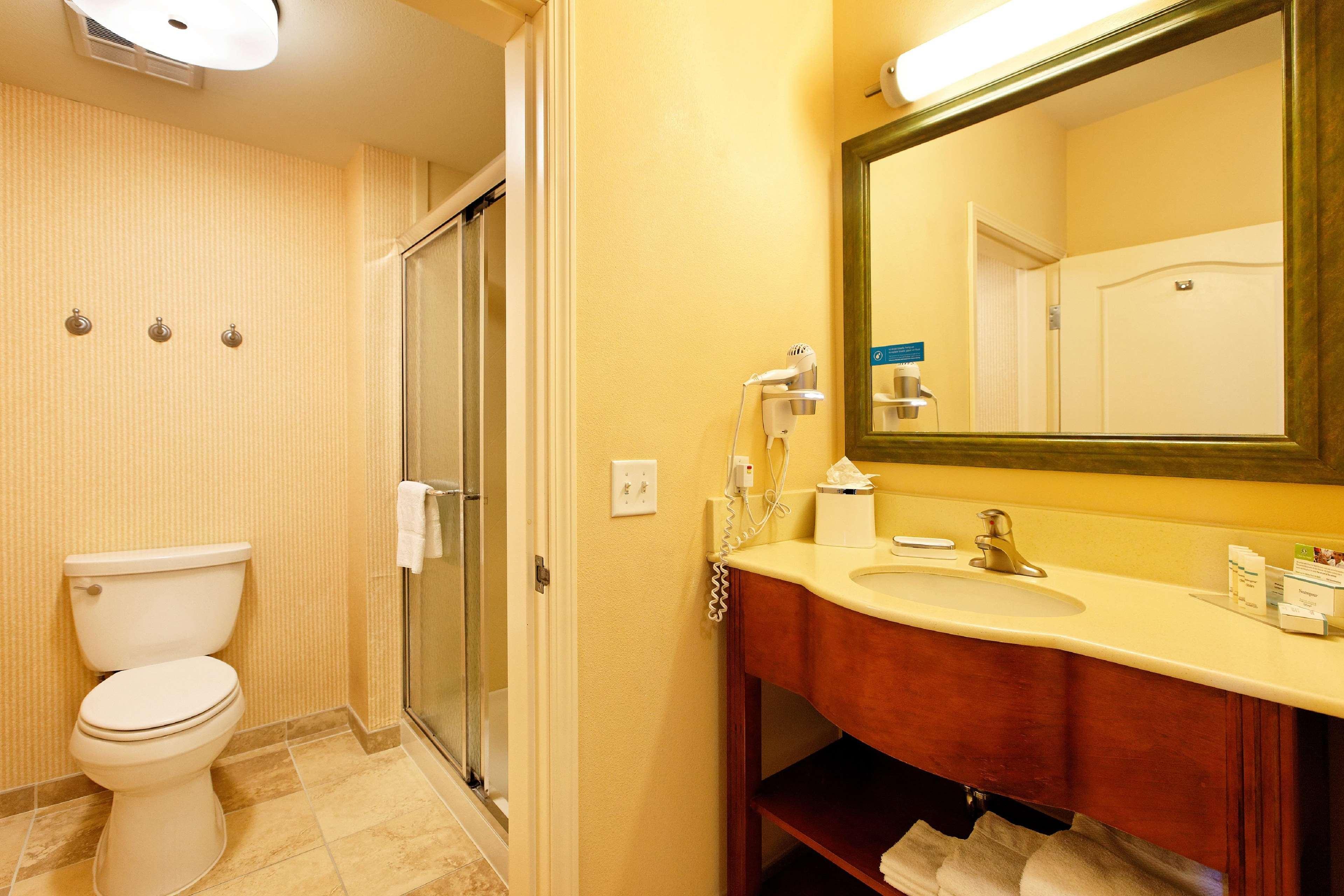 Hampton Inn By Hilton Монтроуз Екстериор снимка