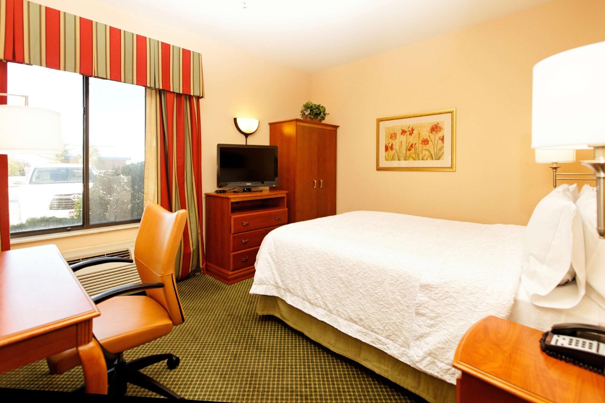 Hampton Inn By Hilton Монтроуз Екстериор снимка