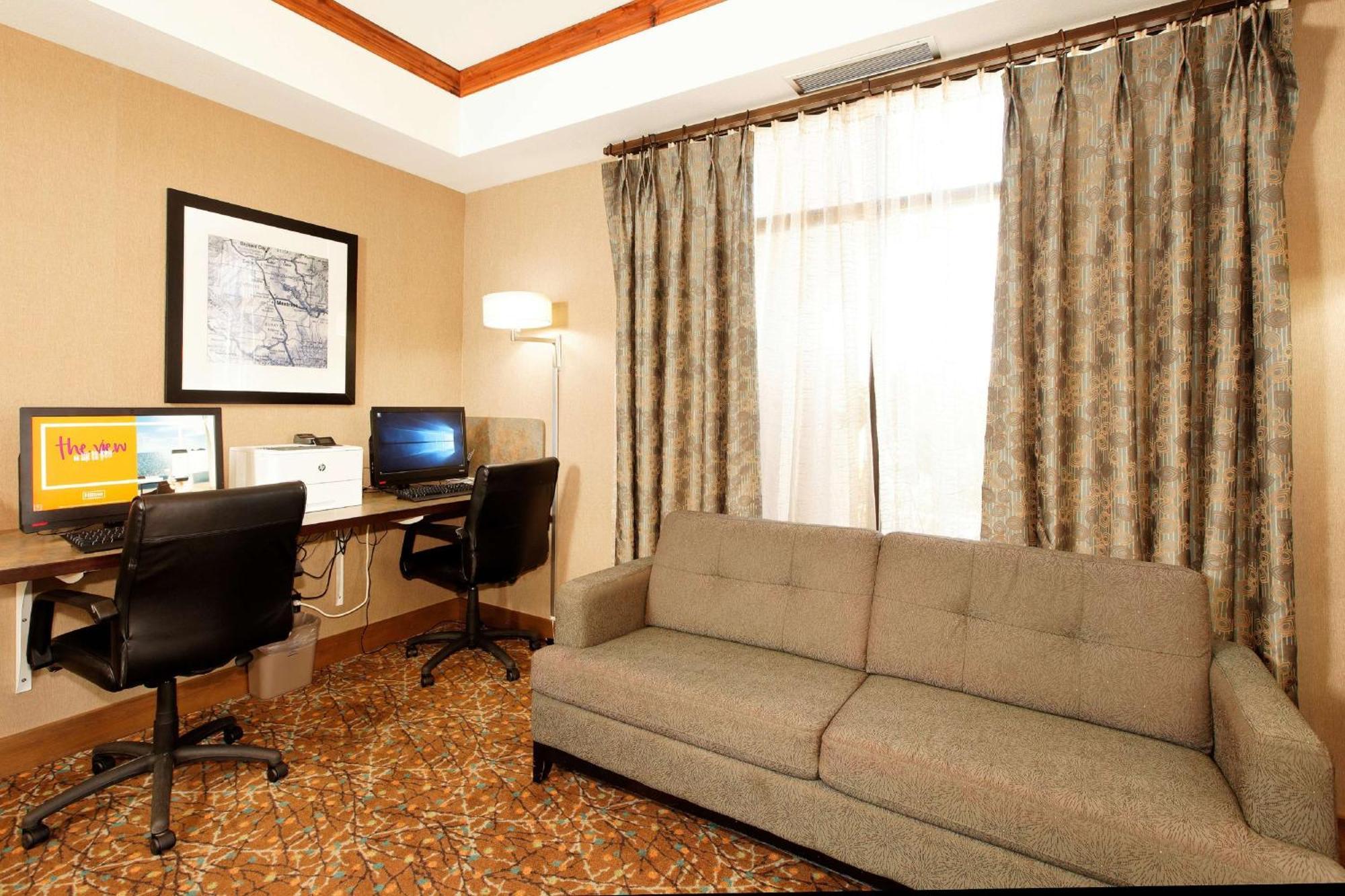 Hampton Inn By Hilton Монтроуз Екстериор снимка