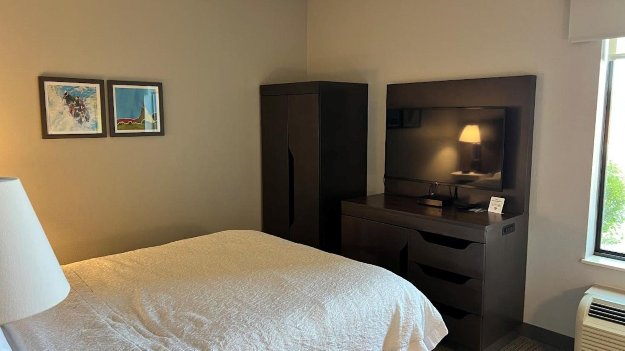 Hampton Inn By Hilton Монтроуз Екстериор снимка
