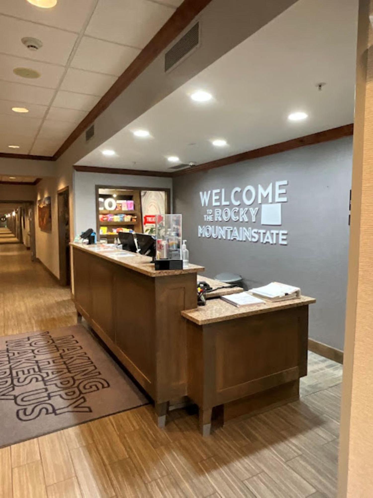 Hampton Inn By Hilton Монтроуз Екстериор снимка