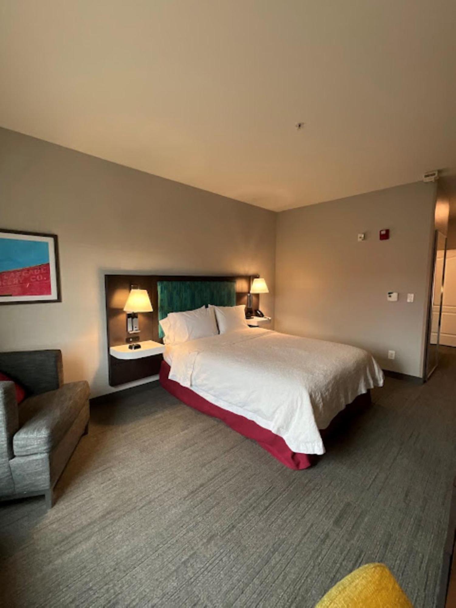 Hampton Inn By Hilton Монтроуз Екстериор снимка