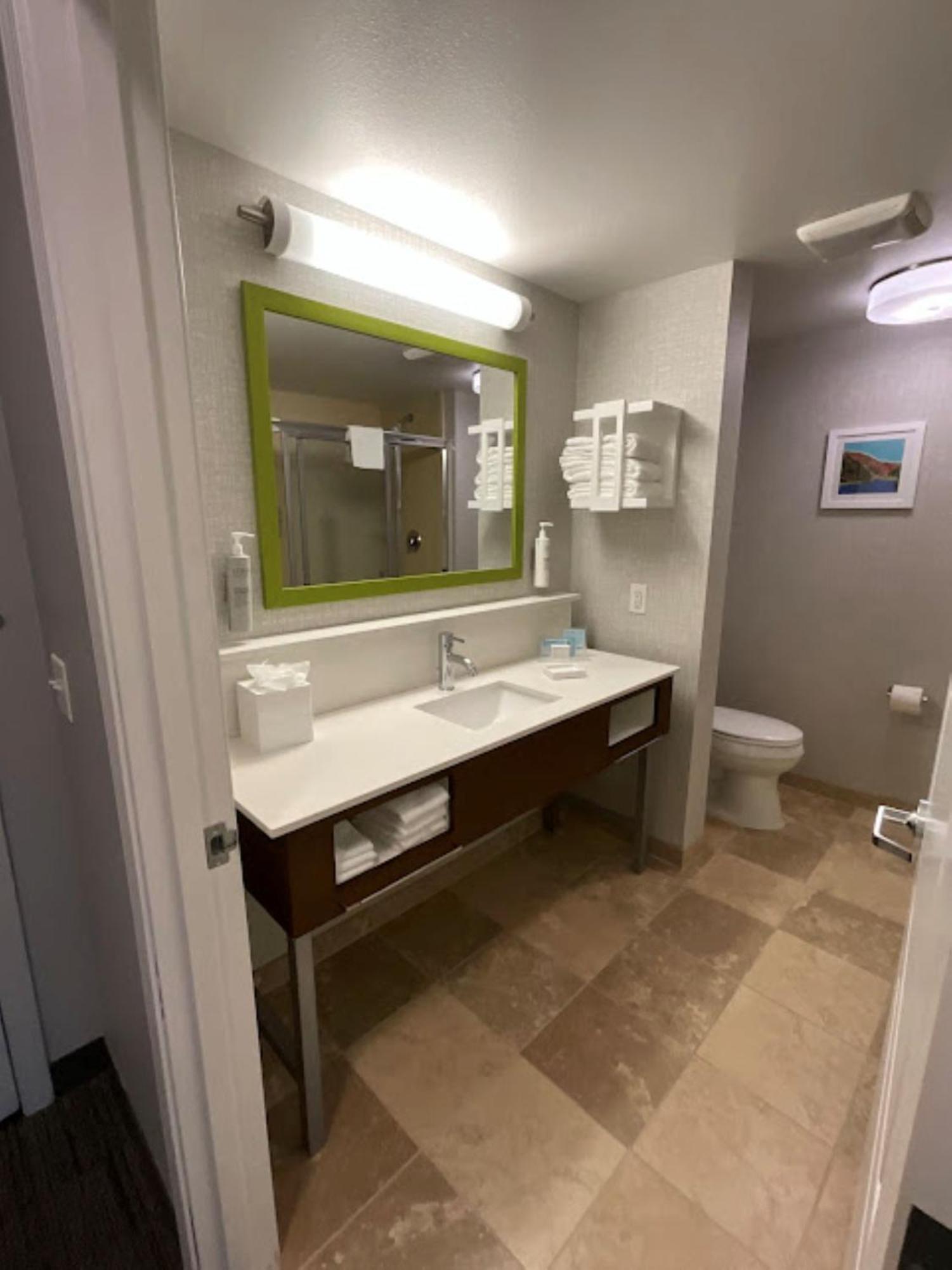 Hampton Inn By Hilton Монтроуз Екстериор снимка