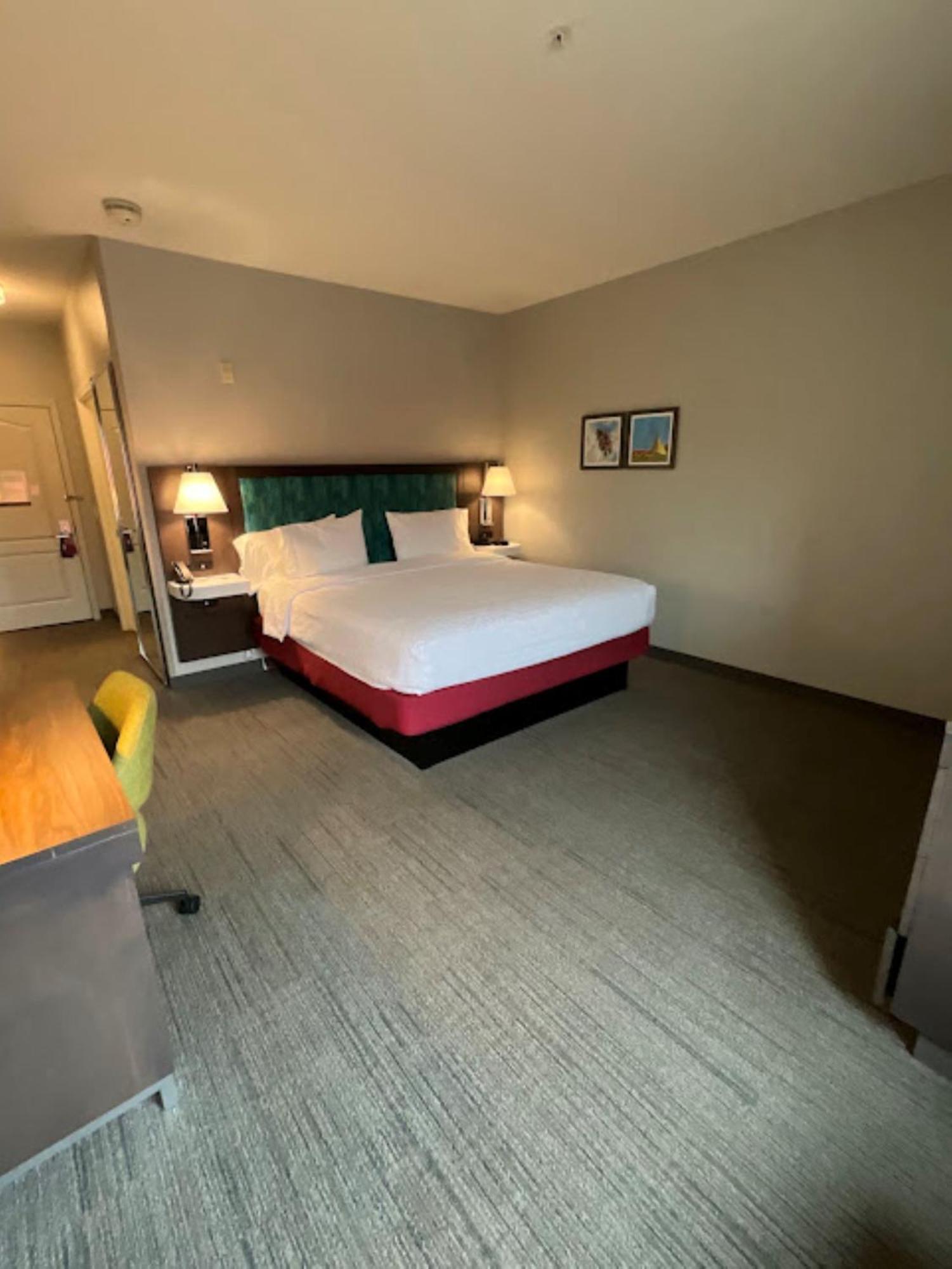 Hampton Inn By Hilton Монтроуз Екстериор снимка