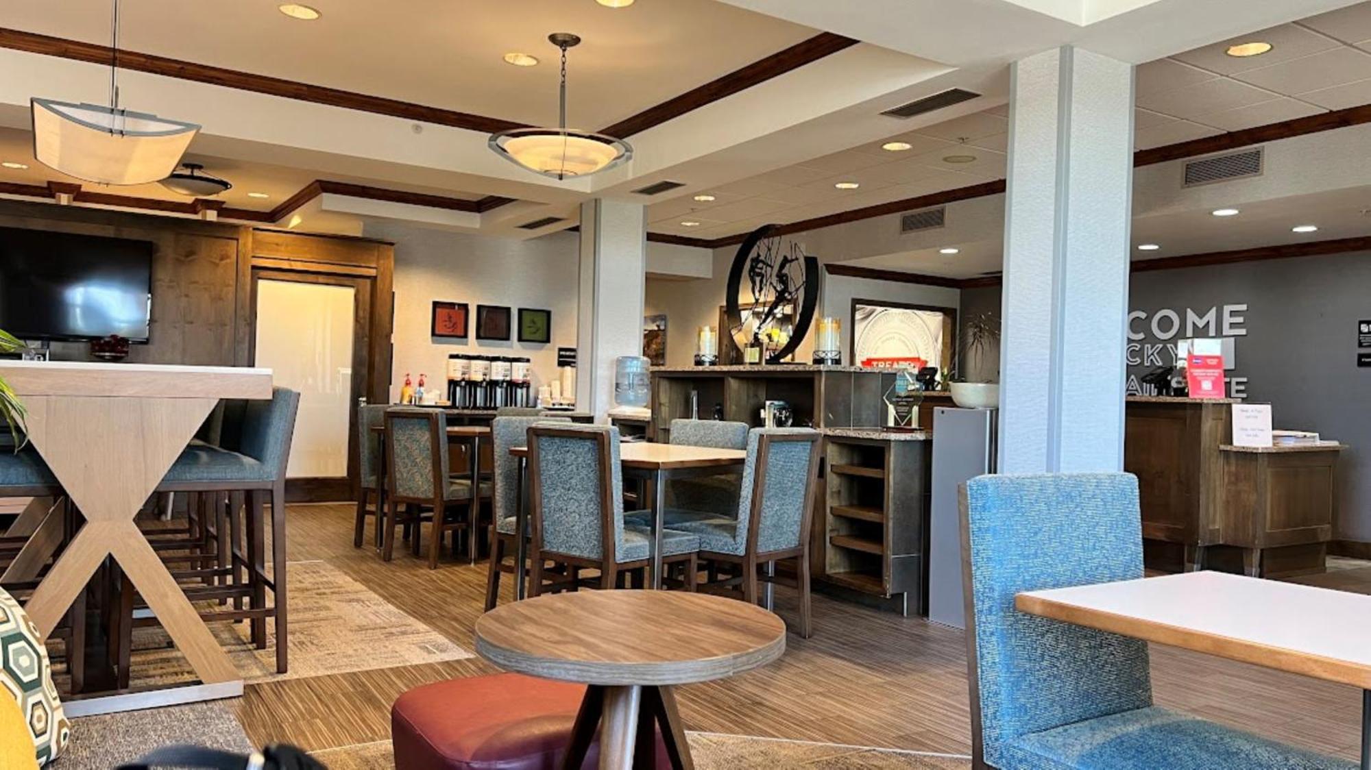 Hampton Inn By Hilton Монтроуз Екстериор снимка