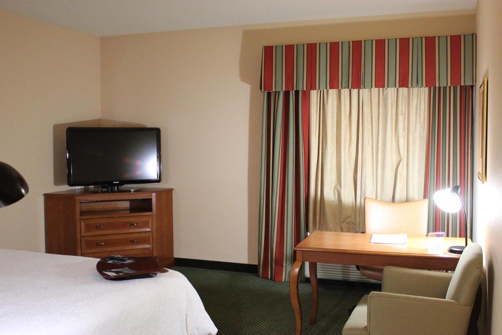 Hampton Inn By Hilton Монтроуз Екстериор снимка